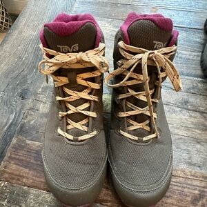 Teva Women's Sugarpine Mid Brown Outdoor Waterproof Hiking Ankle Boots Size 11